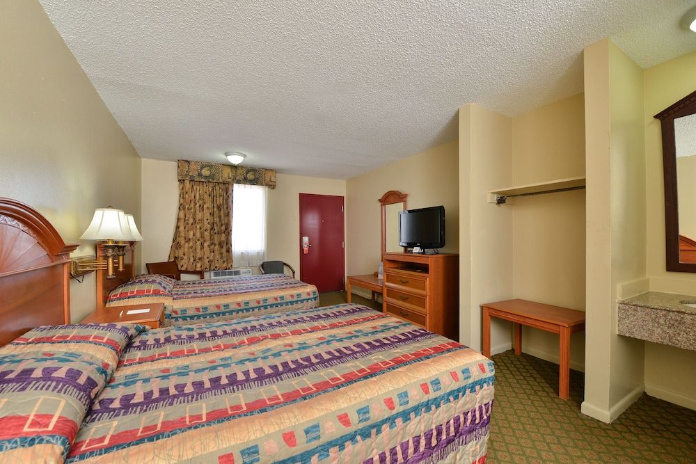 LaPlace Motel Room, 2 Double Beds, Kitchenette 2