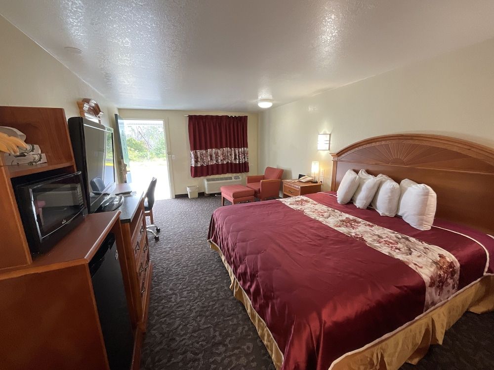 Knights Inn Punta Gorda Room, 1 King Bed