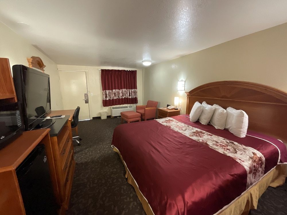 Knights Inn Punta Gorda Room, 1 King Bed 3