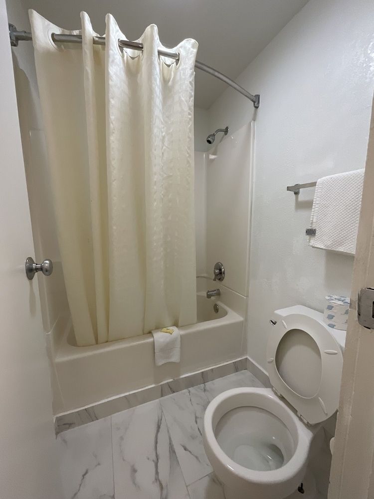 Knights Inn Punta Gorda Room, 2 Queen Beds, Smoking 6