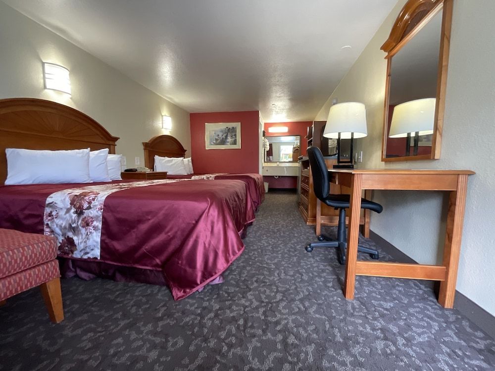 Knights Inn Punta Gorda Room, 2 Queen Beds, Smoking 4