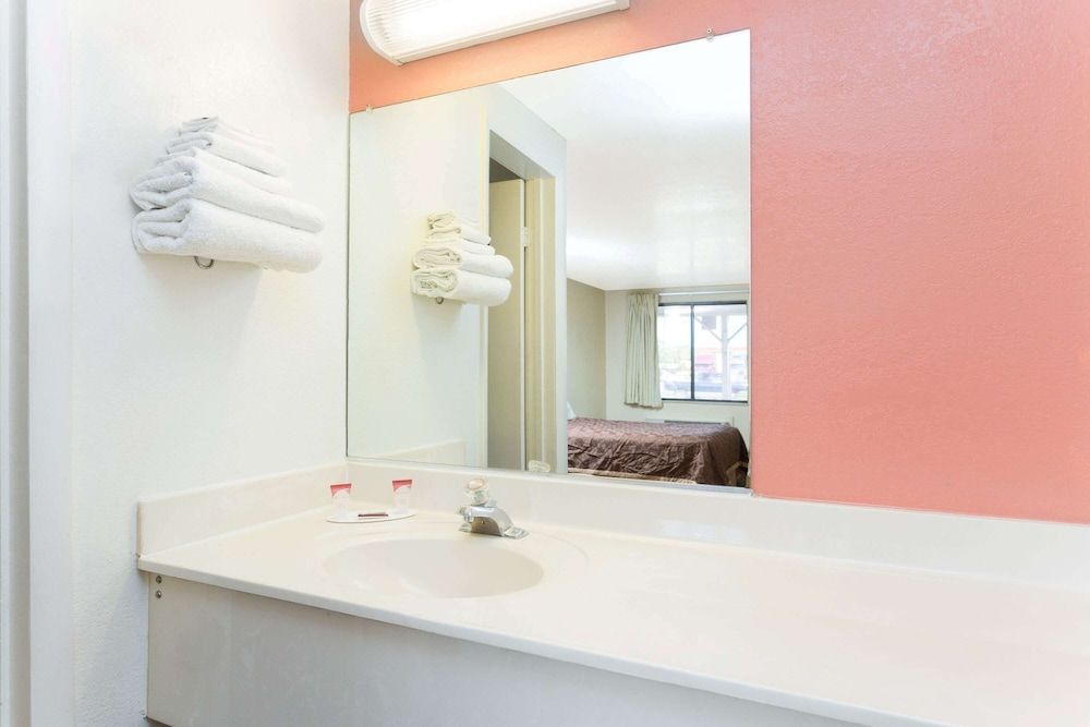 Knights Inn Punta Gorda Room, 1 King Bed 10