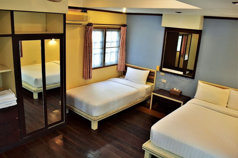 Bungalow Triple Bed