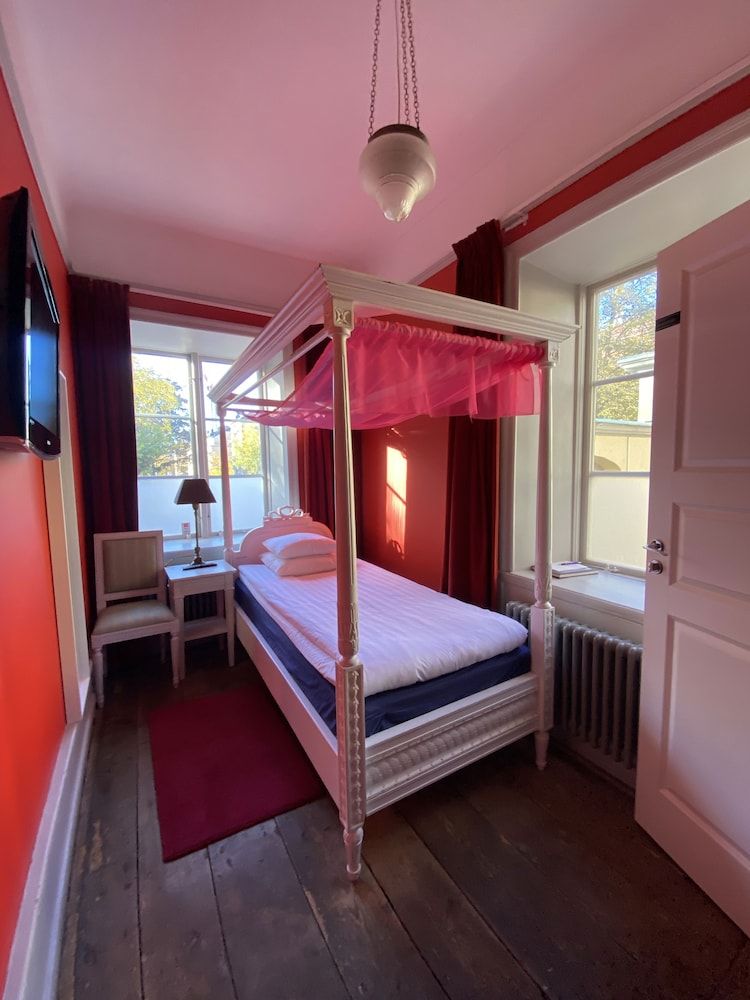 undefined Hellstens Malmgård 3