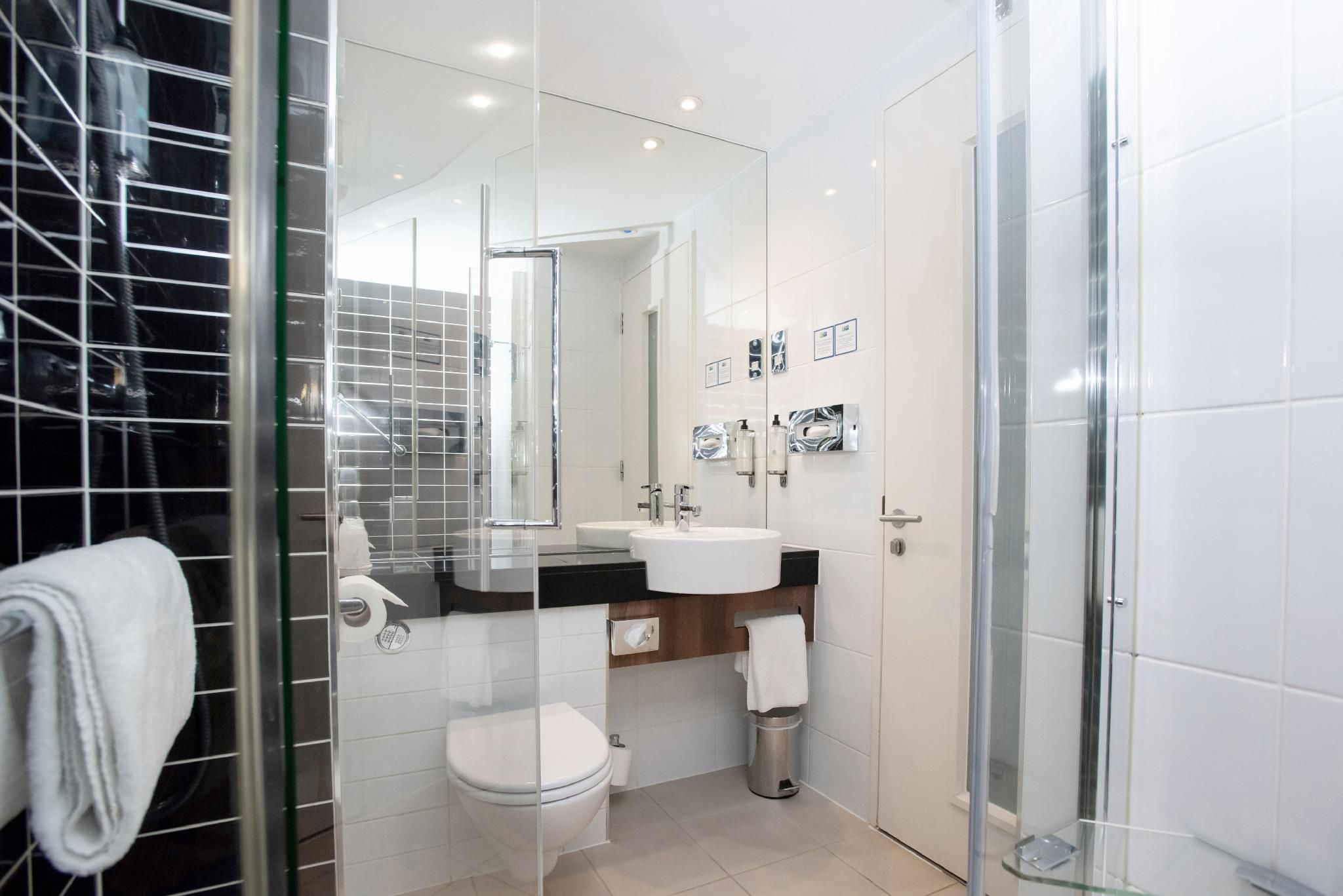 Standard Room With Free Hot Breakfast