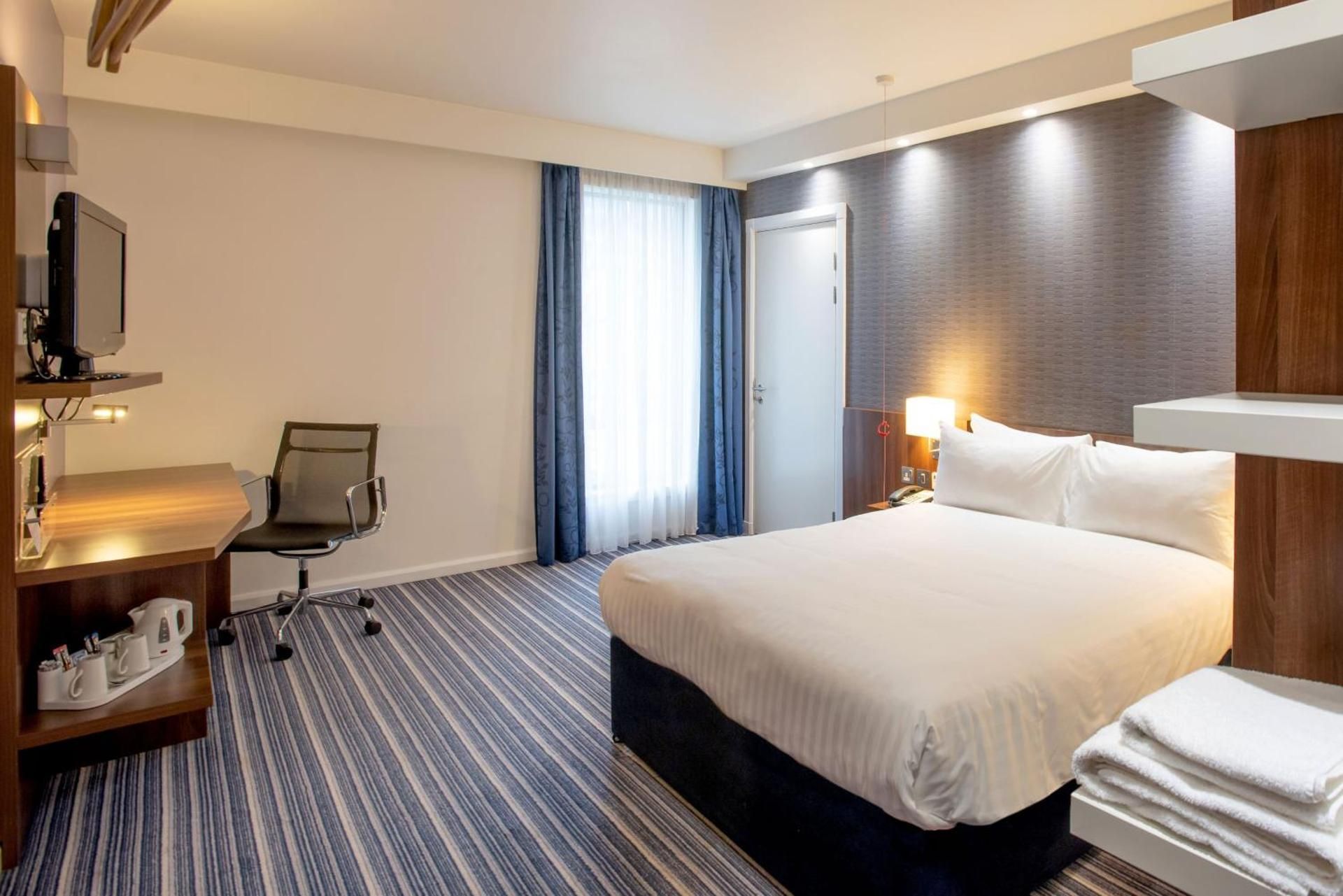 Standard Double Room with Free Hot Breakfast - Accessible