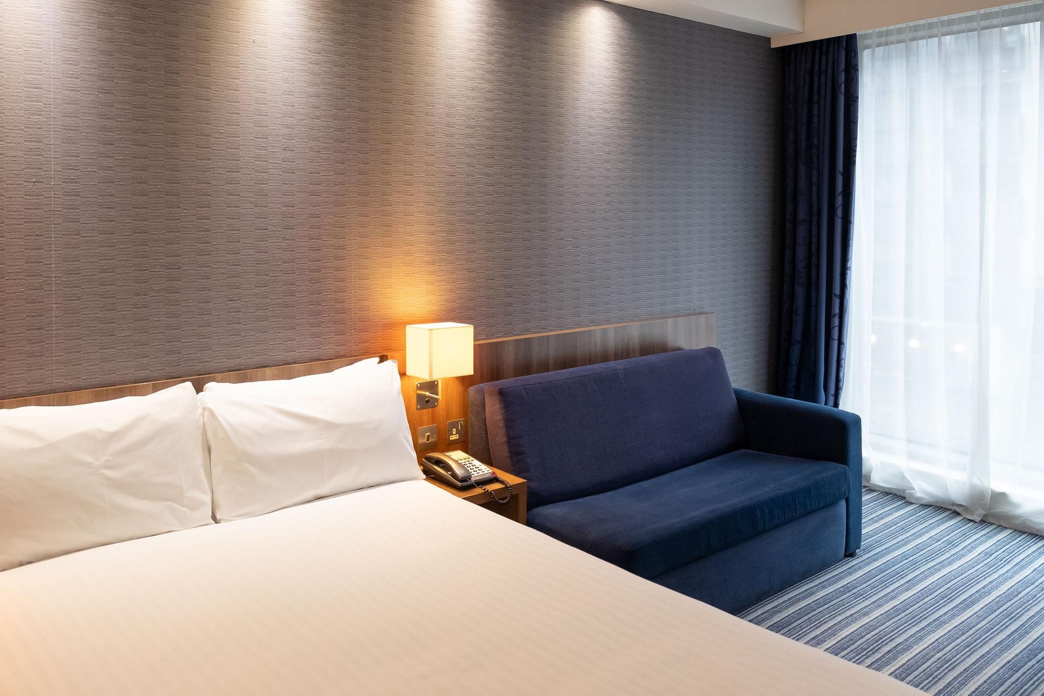 1 Double Standard Plus Sofa Bed Free Hot Breakfast