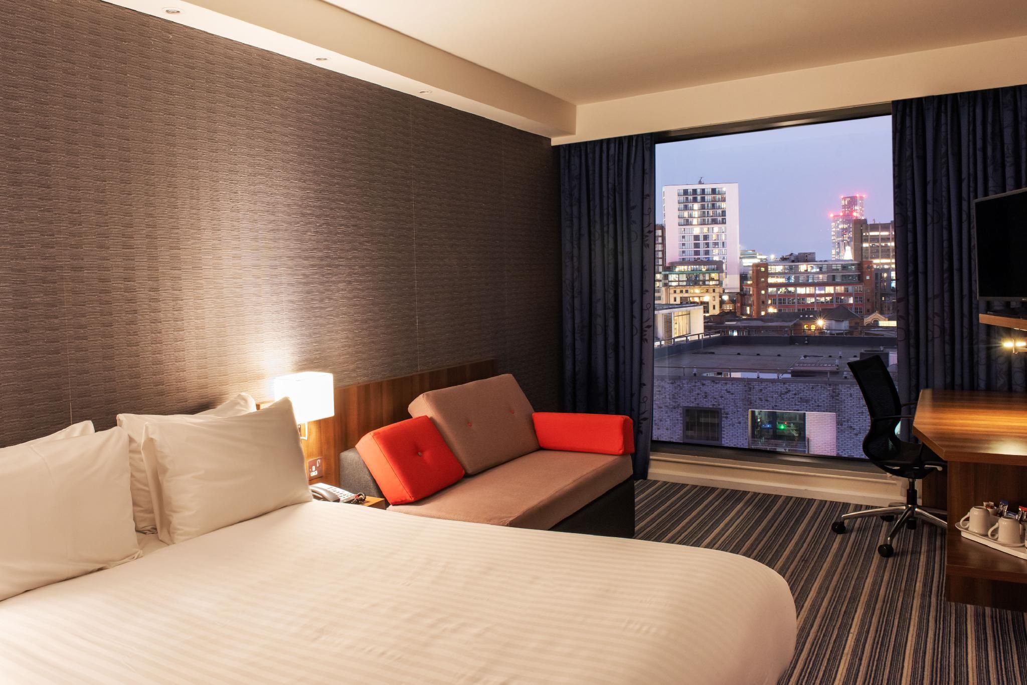 1 Double Premium Plus Sofa Bed Free Hot Breakfast