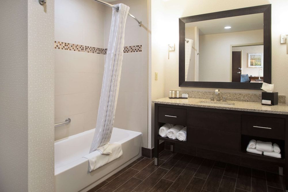 Suite, 2 Queen Beds, Accessible, Non Smoking