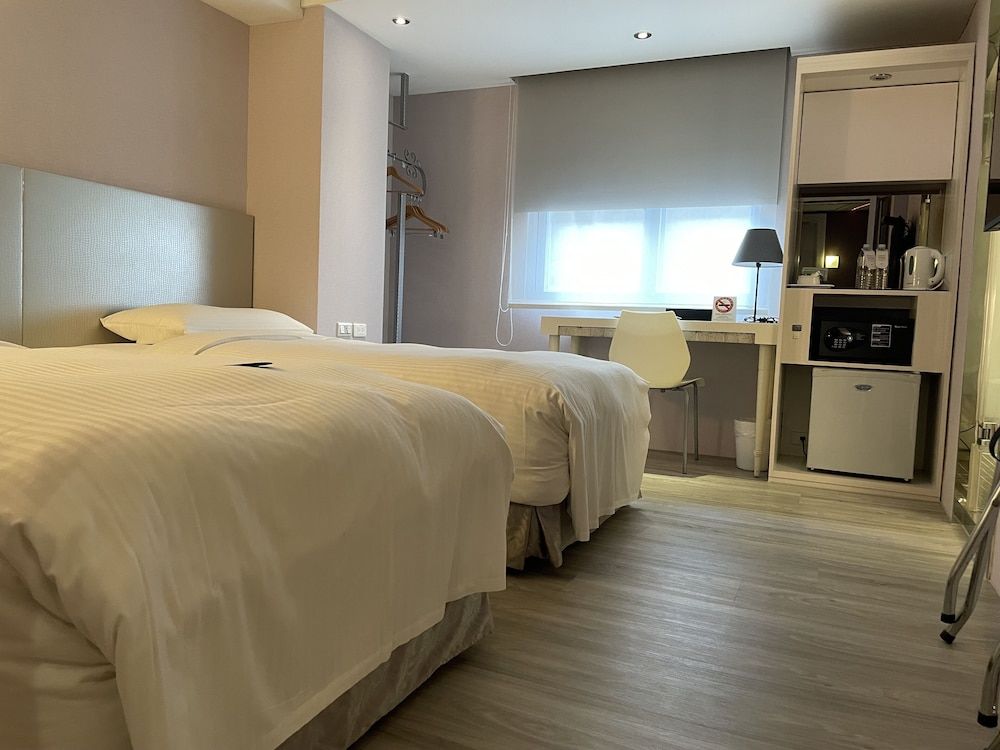 Forward Hotel Taipei Business Twin Room