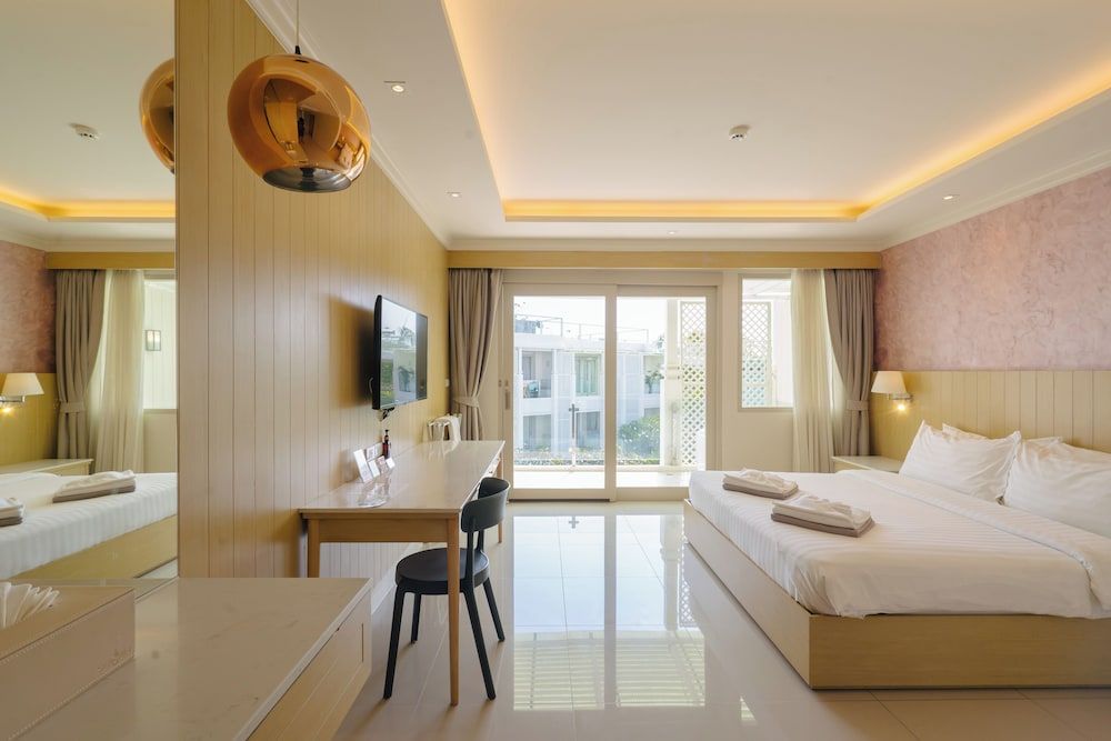 The Sea - Cret Hua Hin Deluxe Jacuzzi 2