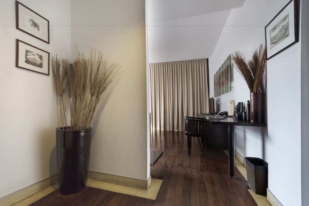 FCC Phnom Penh Boutique Hotel Deluxe Room 11