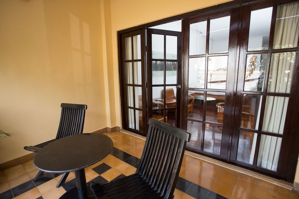 FCC Phnom Penh Boutique Hotel Deluxe Room 9