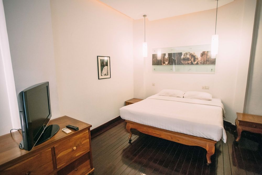 FCC Phnom Penh Boutique Hotel Standard Room 5