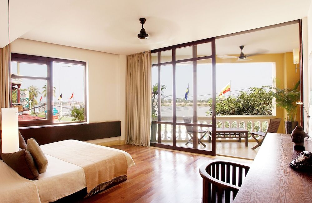 FCC Phnom Penh Boutique Hotel Deluxe Room 4
