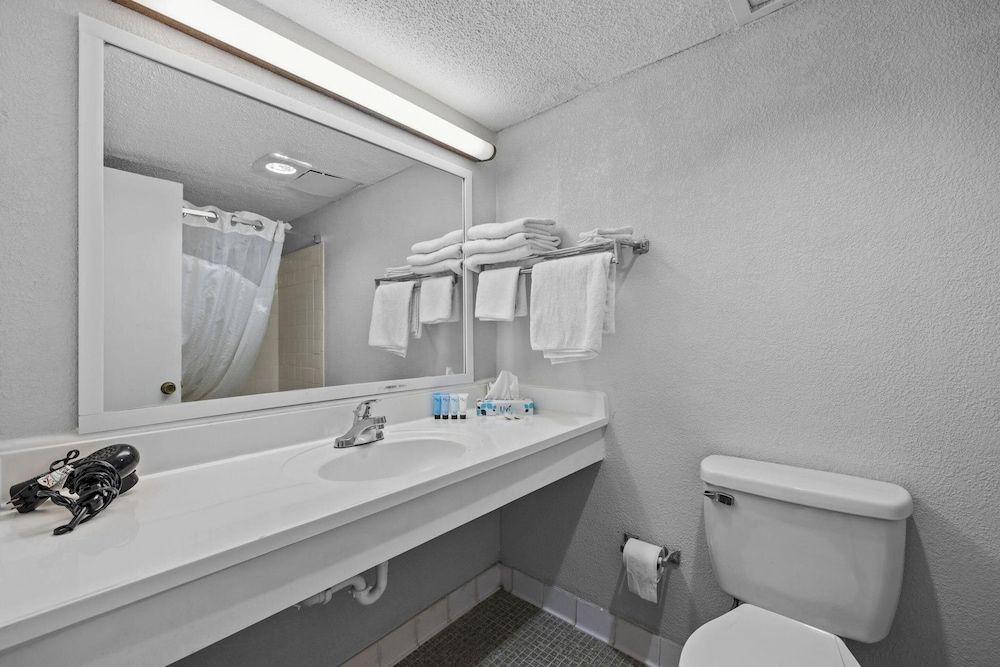 Oasis Hotel Basic Double Room, 2 Double Beds, Oceanfront 6