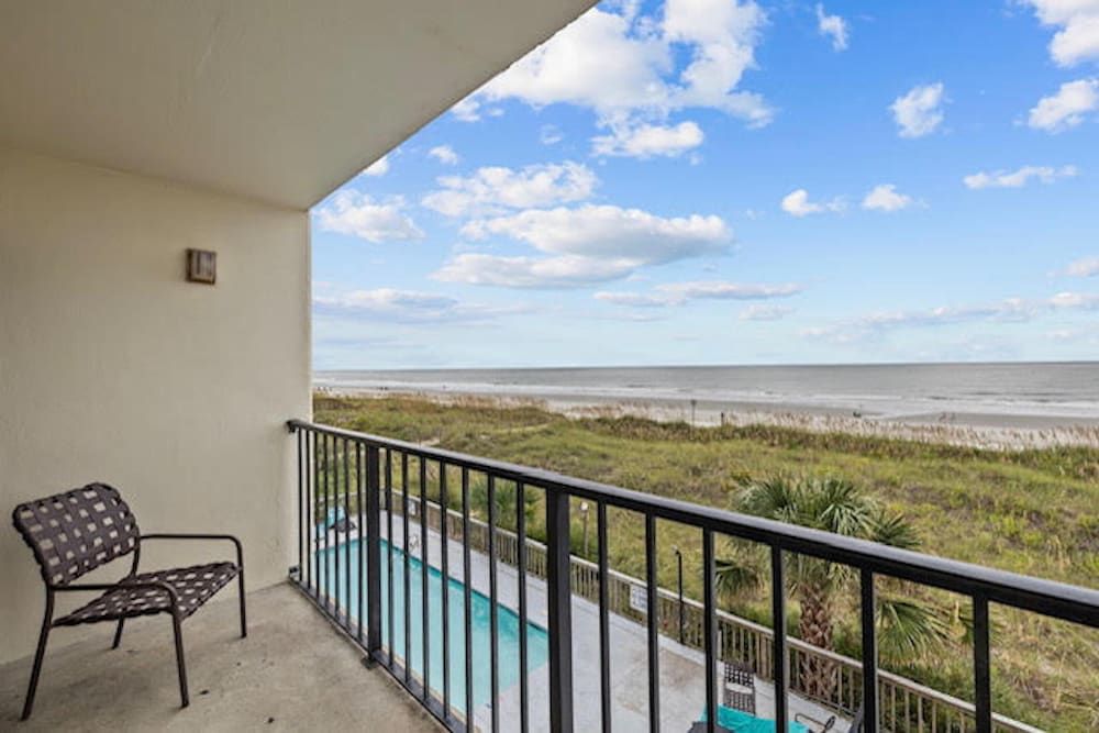 Oasis Hotel Basic Single Room, 1 King Bed 8