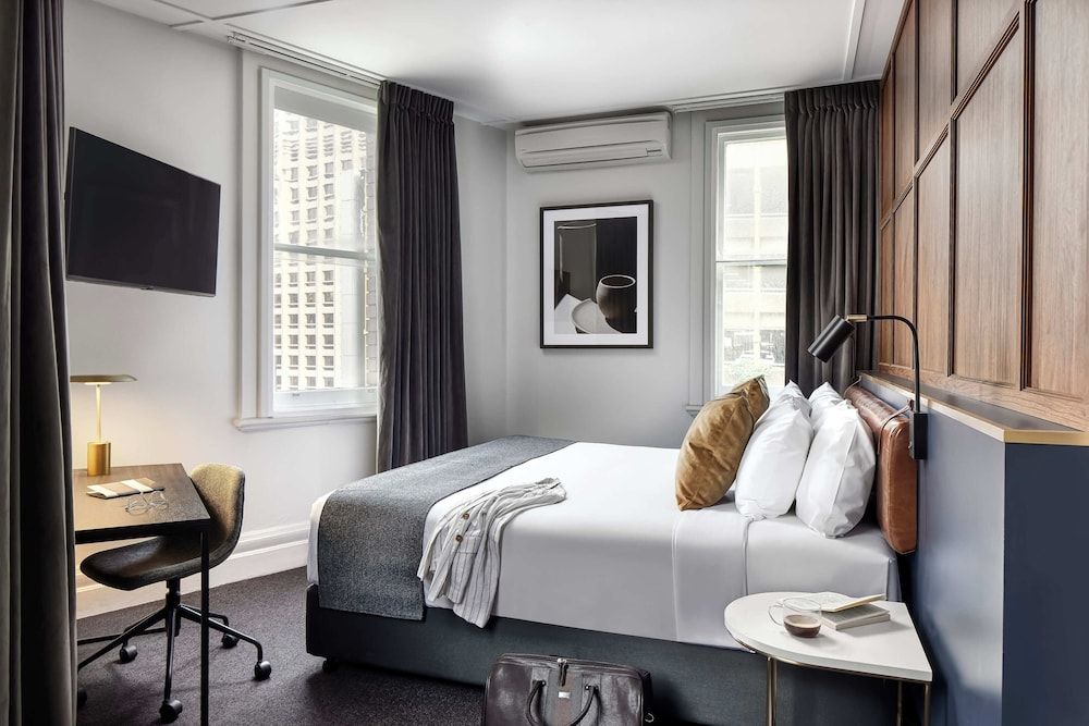 undefined Veriu Central 3