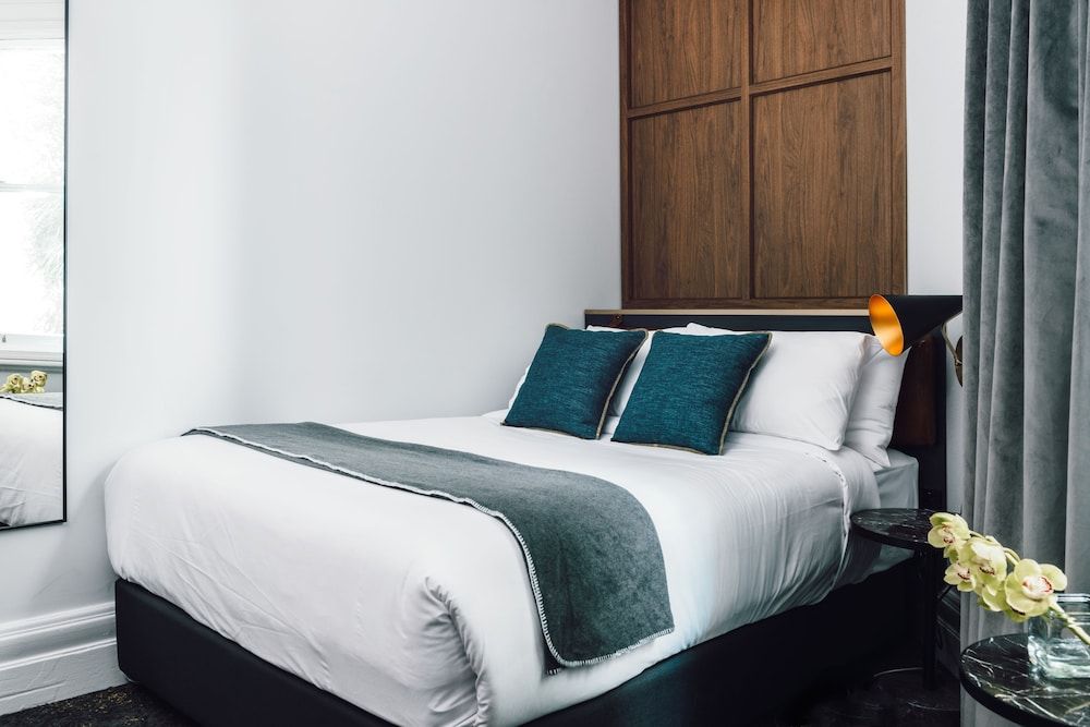 undefined Veriu Central 5