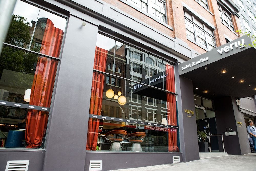 undefined Veriu Central 6