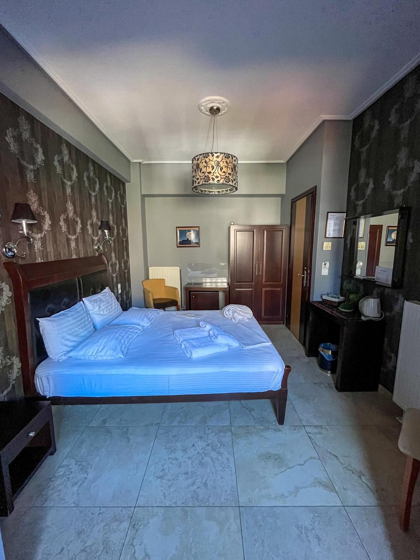 Toti Boutique Rooms Superior Double Room 2