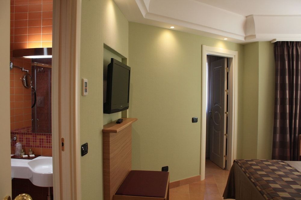 Artemis Hotel Economy Room, Connecting Rooms 5