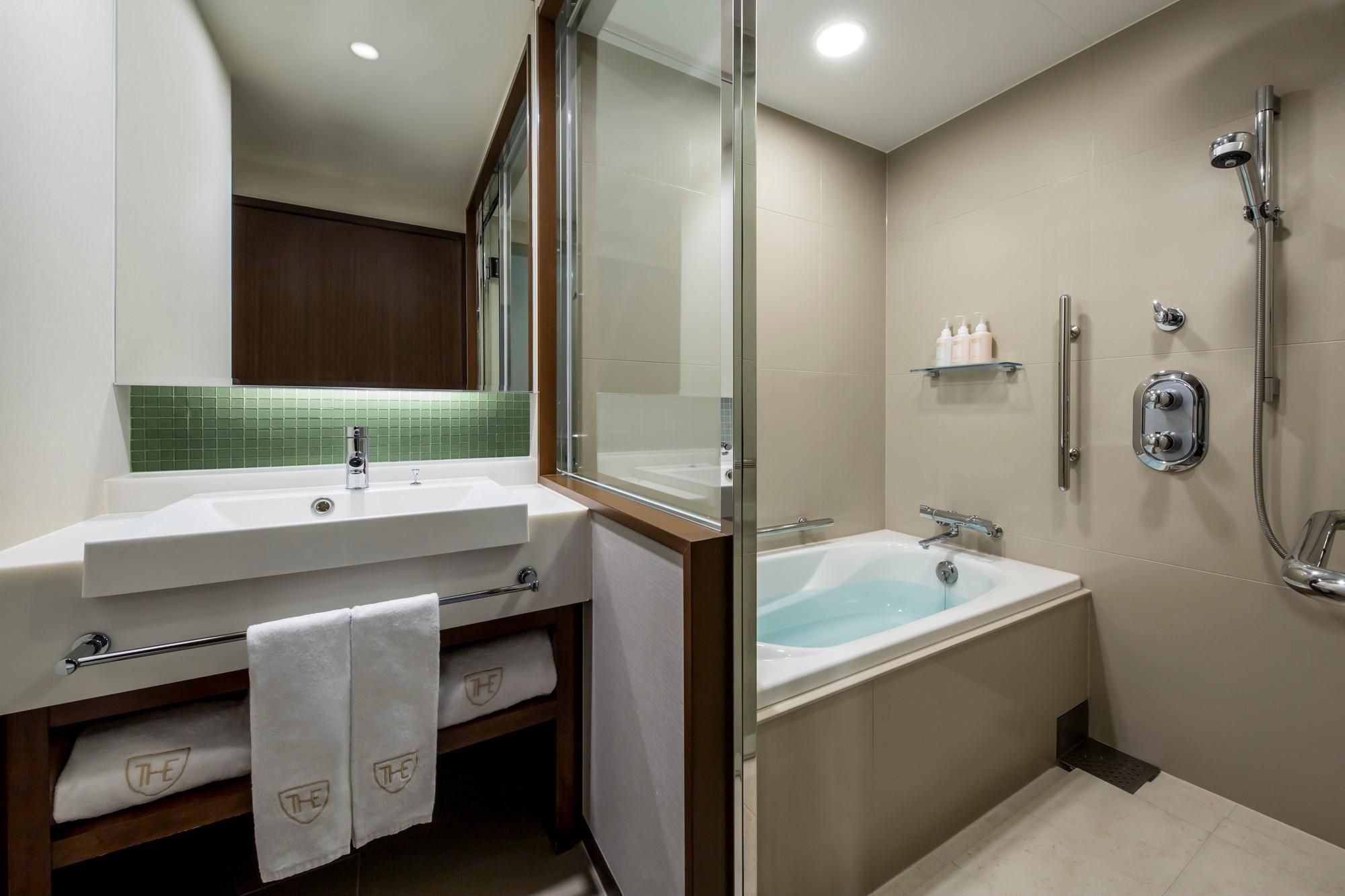 Premium Corner Twin Room