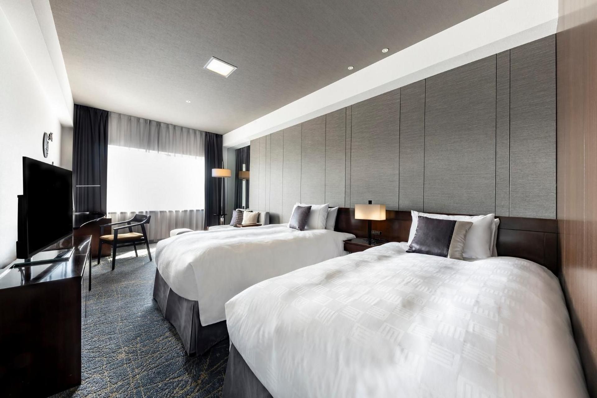 Premium Corner Twin Room