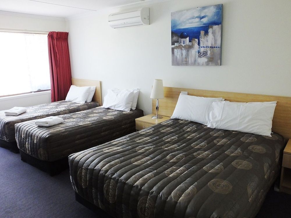 Edinburgh Motor Inn Family Quadruple Room, 1 Bedroom