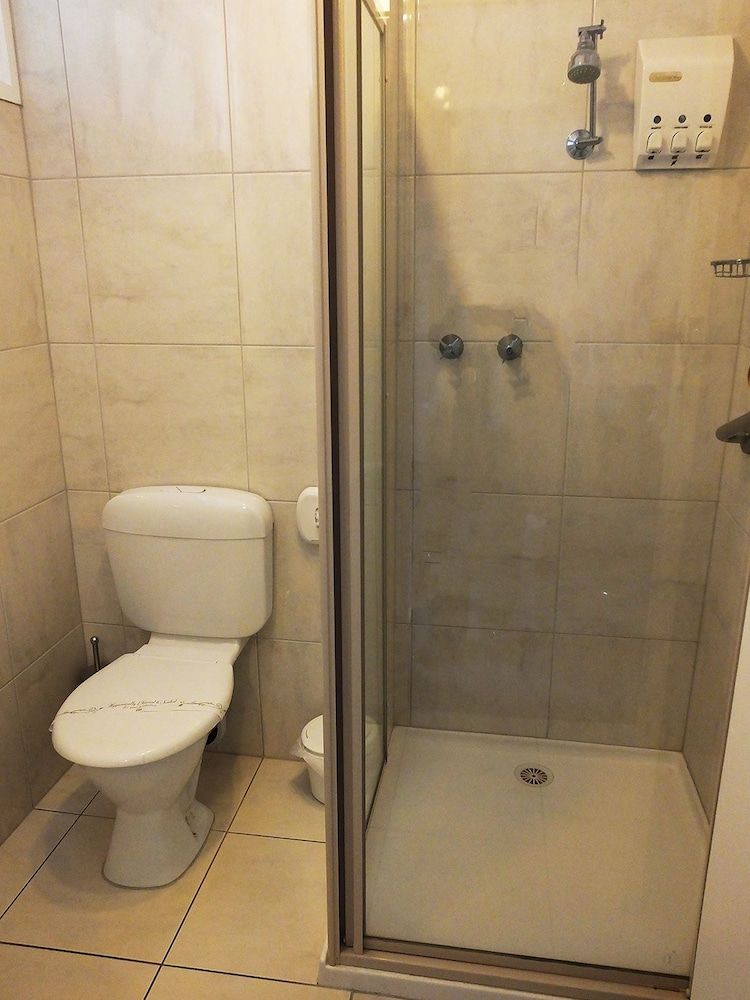 Edinburgh Motor Inn Family Quadruple Room, 1 Bedroom 3