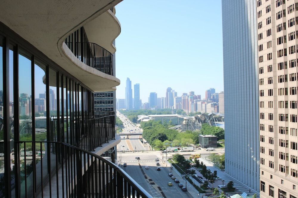 undefined Radisson Blu Aqua Hotel Chicago 9