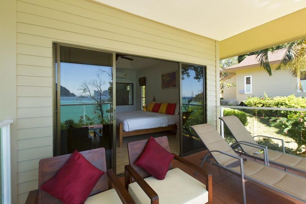 Bay View Resort and Premier Resort Deluxe Room 2