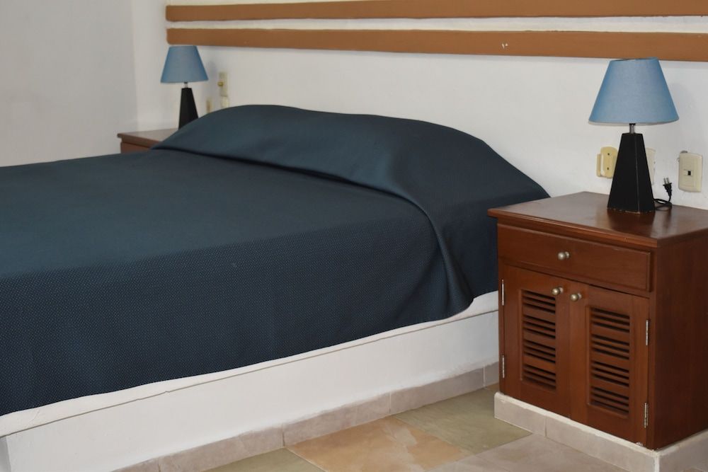 Hotel Plaza Almendros, Isla Mujeres Standard Room, 1 King Bed 7