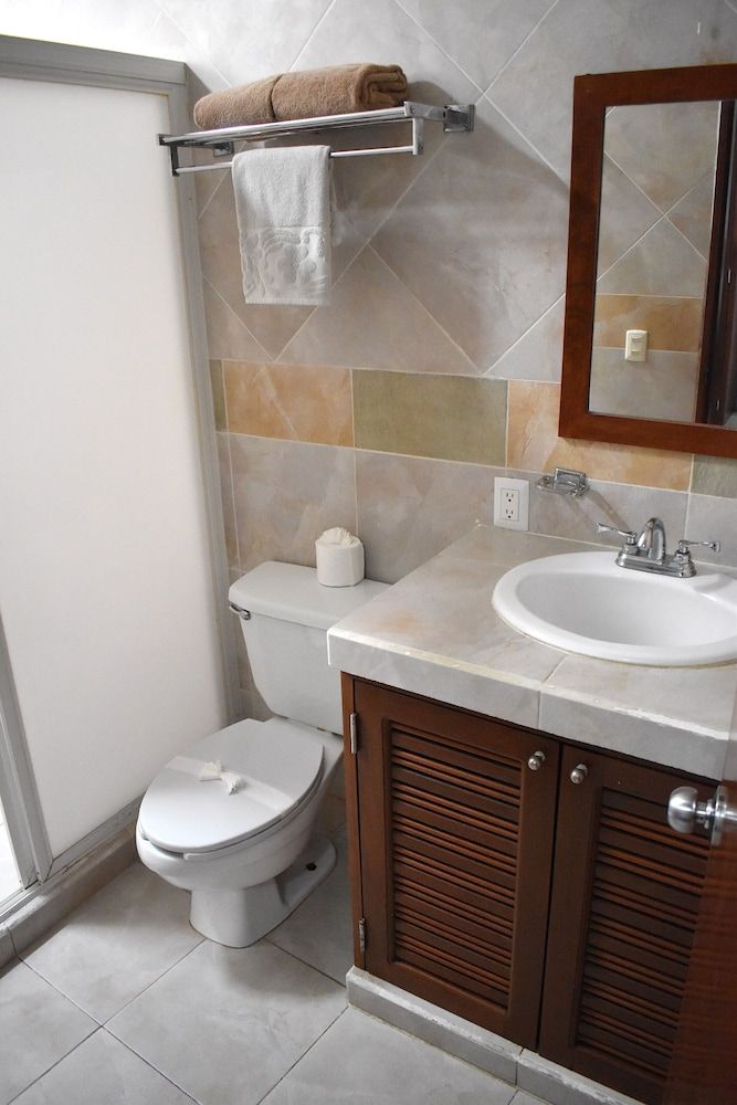 Hotel Plaza Almendros, Isla Mujeres Standard Room, 1 King Bed 12