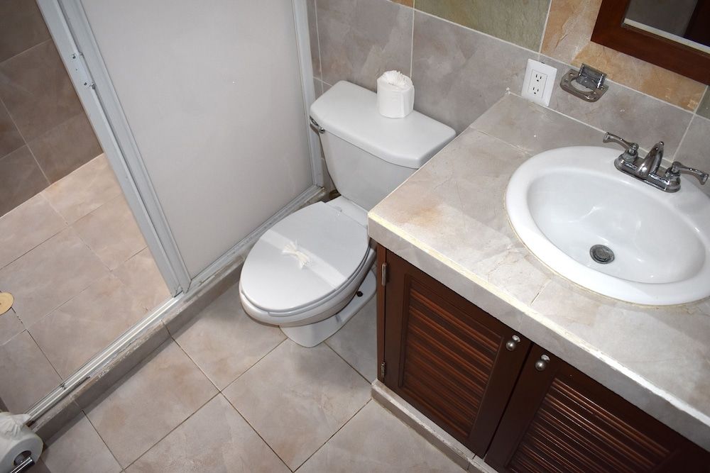 Hotel Plaza Almendros, Isla Mujeres Standard Room, 1 King Bed 11