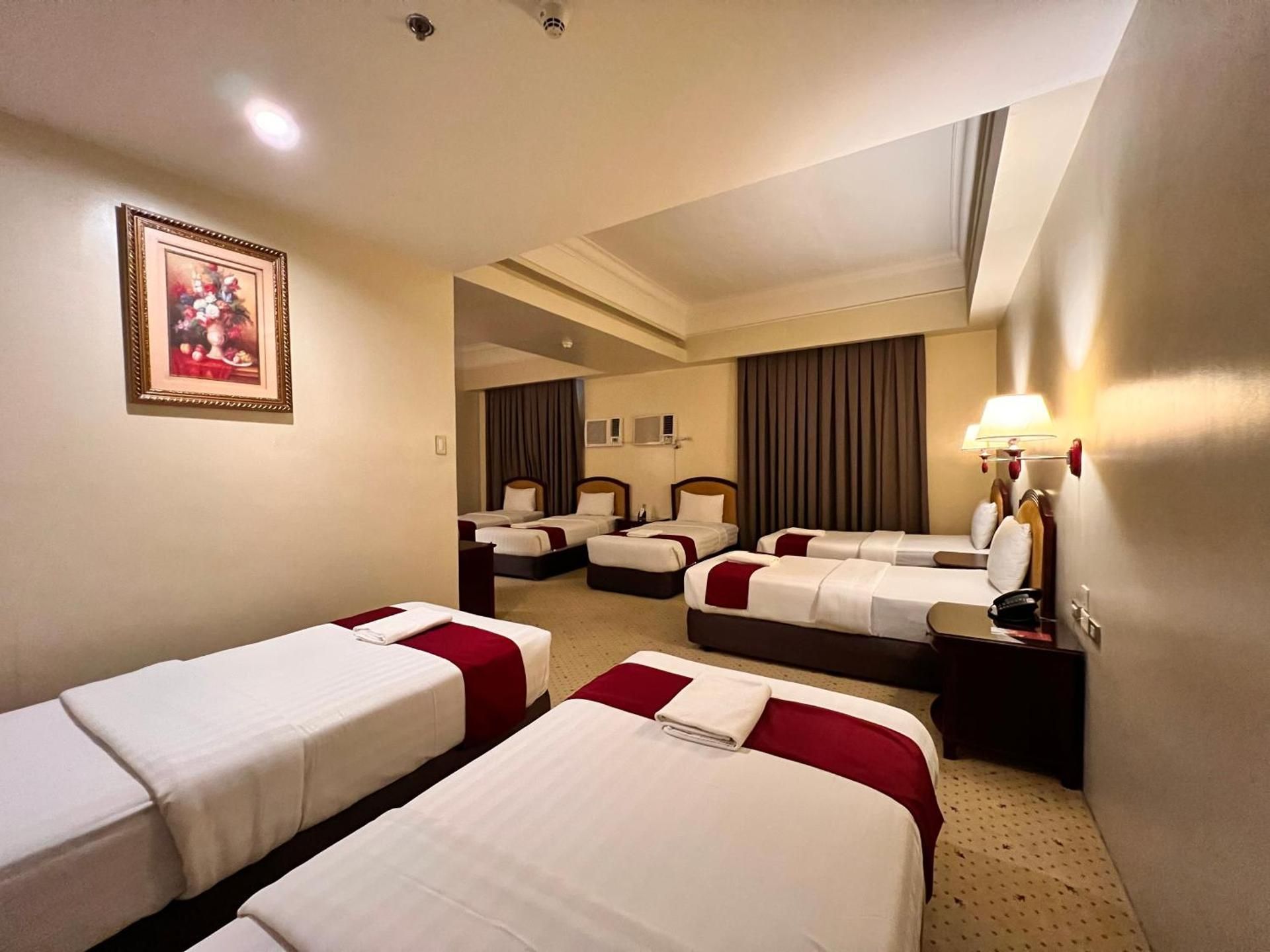 Grand Family Suite (7 pax)