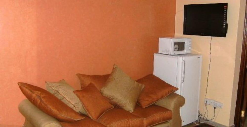 Fahari Guest House Standard Room 10