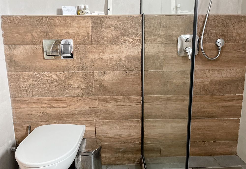 The Blowfish Hotel Deluxe Room 5