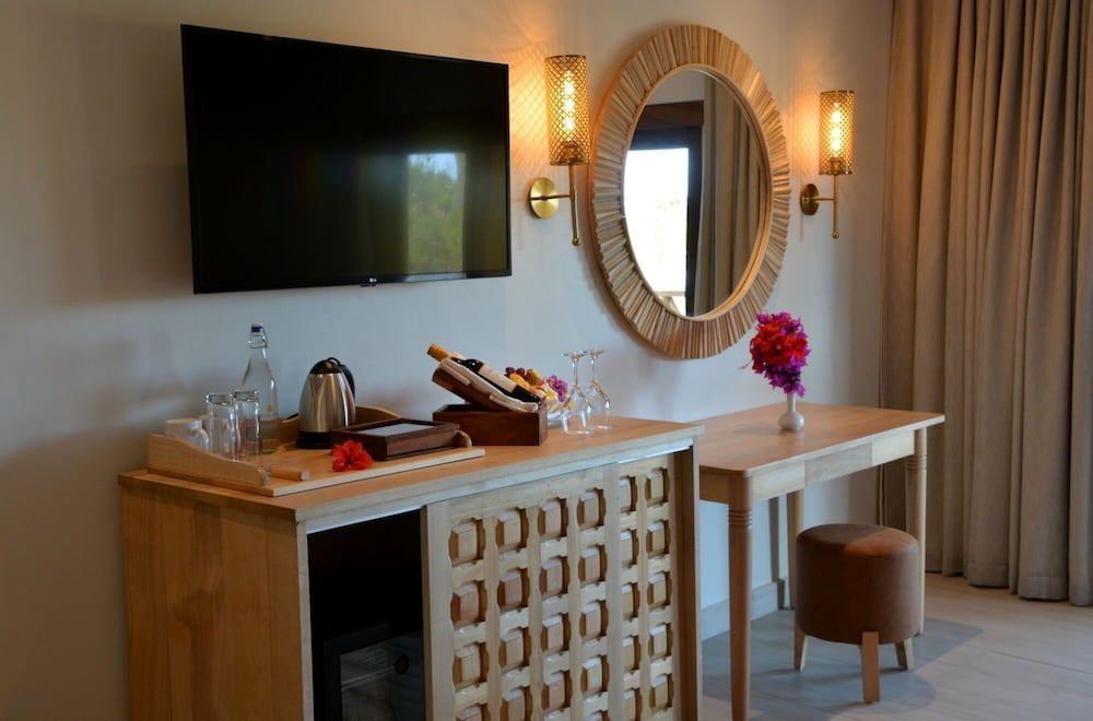 Neptune Pwani Beach Resort & Spa Zanzibar Deluxe Beachfront Room 12