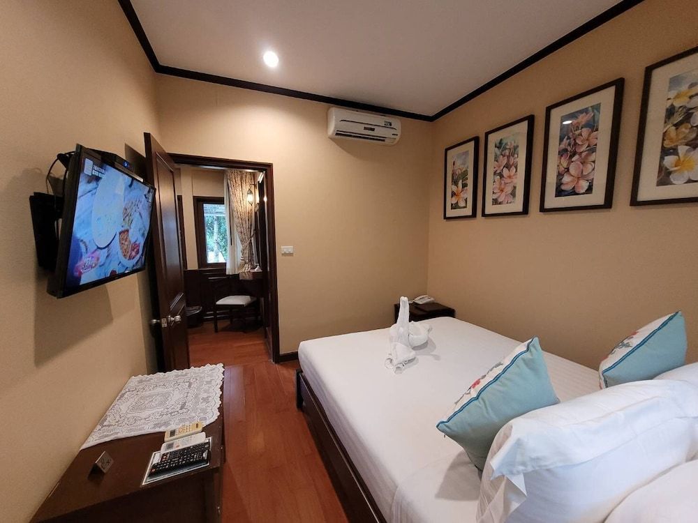 Raya Resort Beach front - The Most Green Resort in Cha-am Suite, 2 Bedrooms, Garden View 2