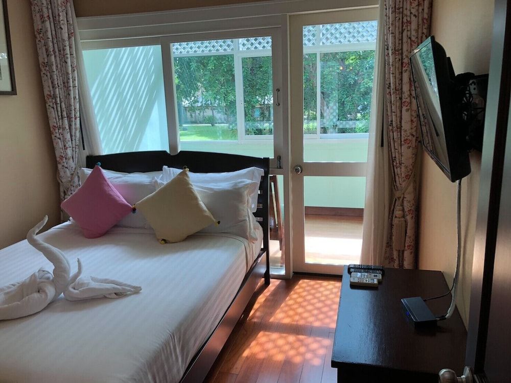 Raya Resort Beach front - The Most Green Resort in Cha-am Suite, 2 Bedrooms, Garden View
