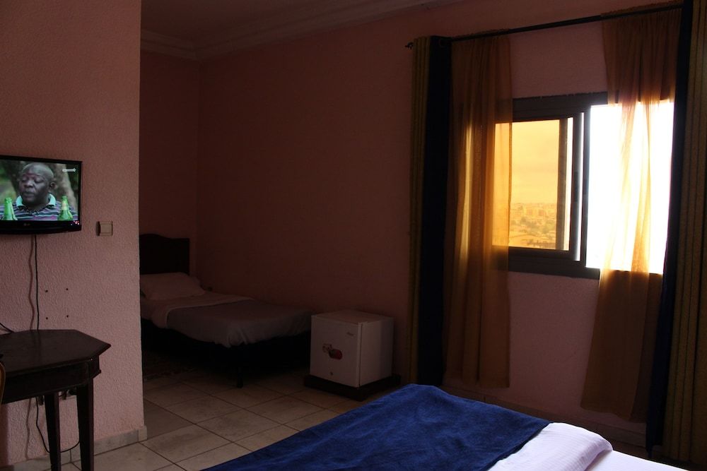 Prestige Hotel Double Room, Bathtub