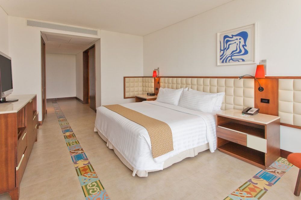 Standard Room, 1 King Bed, Garden View