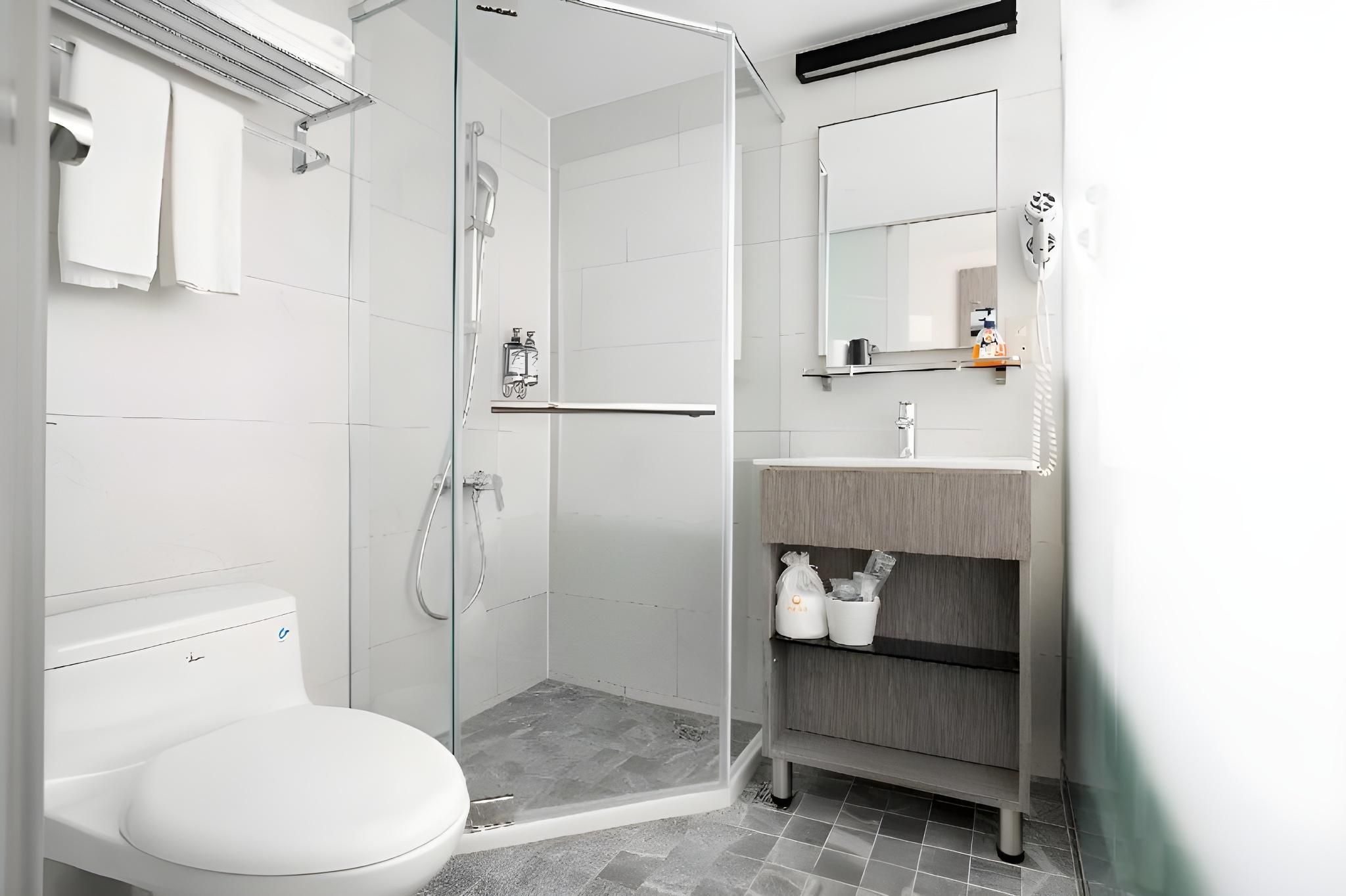 CityInn Hotel Taipei Station Branch I Standard Double Room - no window 3