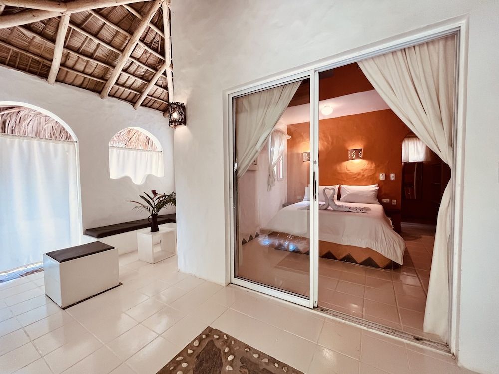 Hotel La Tortuga Deluxe Suite 3