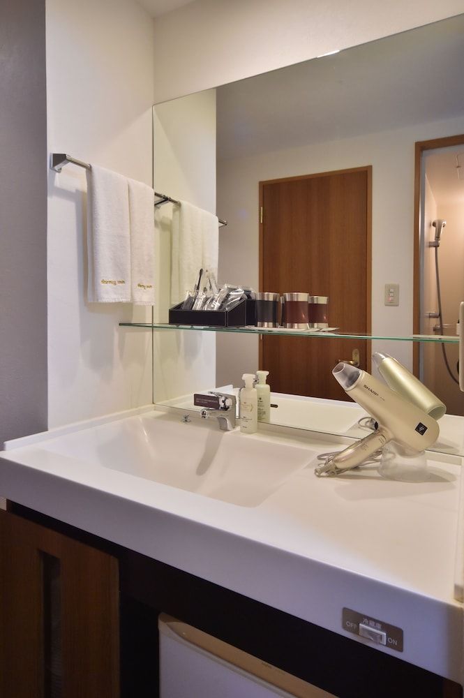 Dormy Inn PREMIUM Sapporo Hot Spring Compact Twin Room (16.7 Sqm), Non Smoking 5