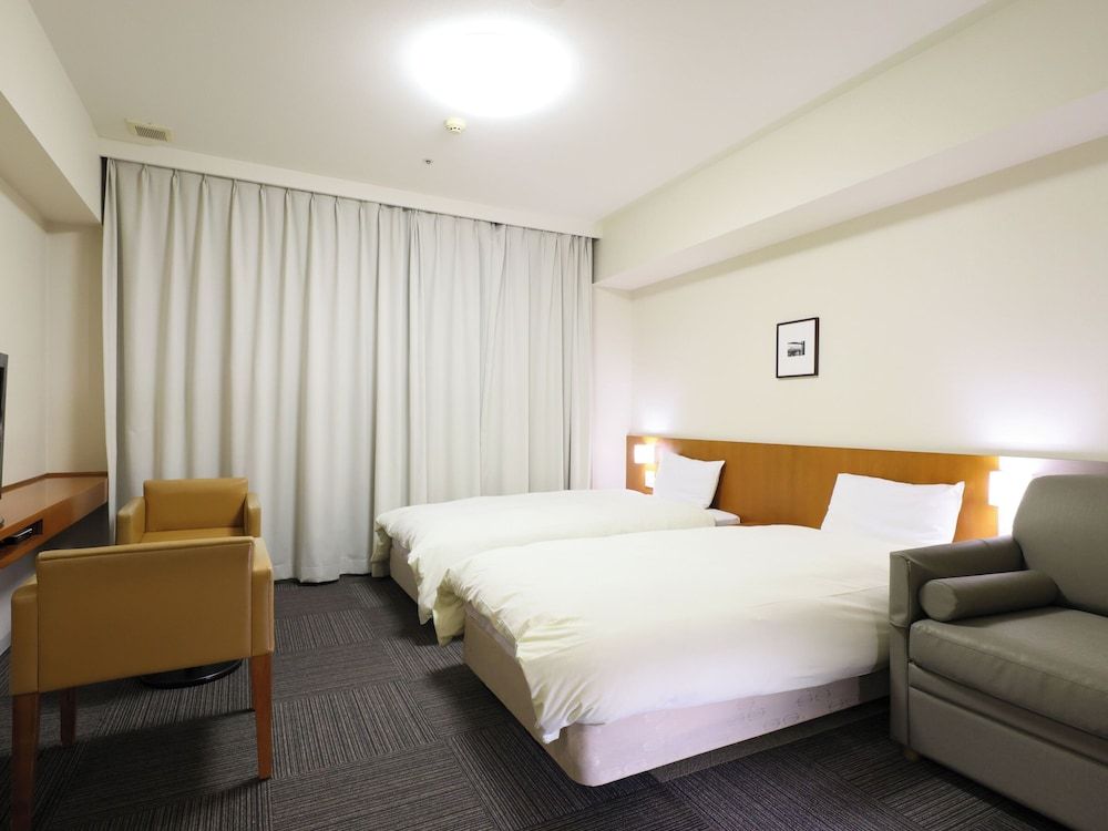 Twin Room, Smoking (Hinder Twin)