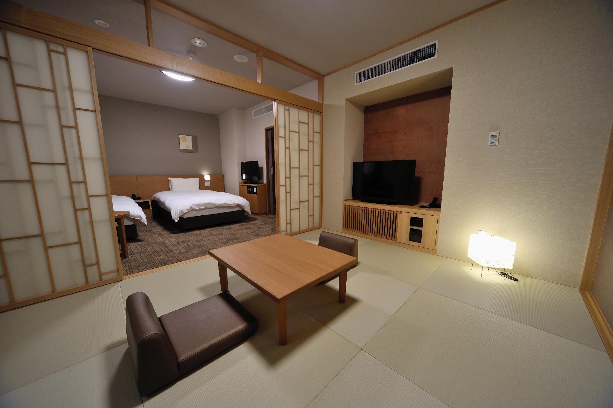 Twin Room with Tatami Area - Non-Smoking