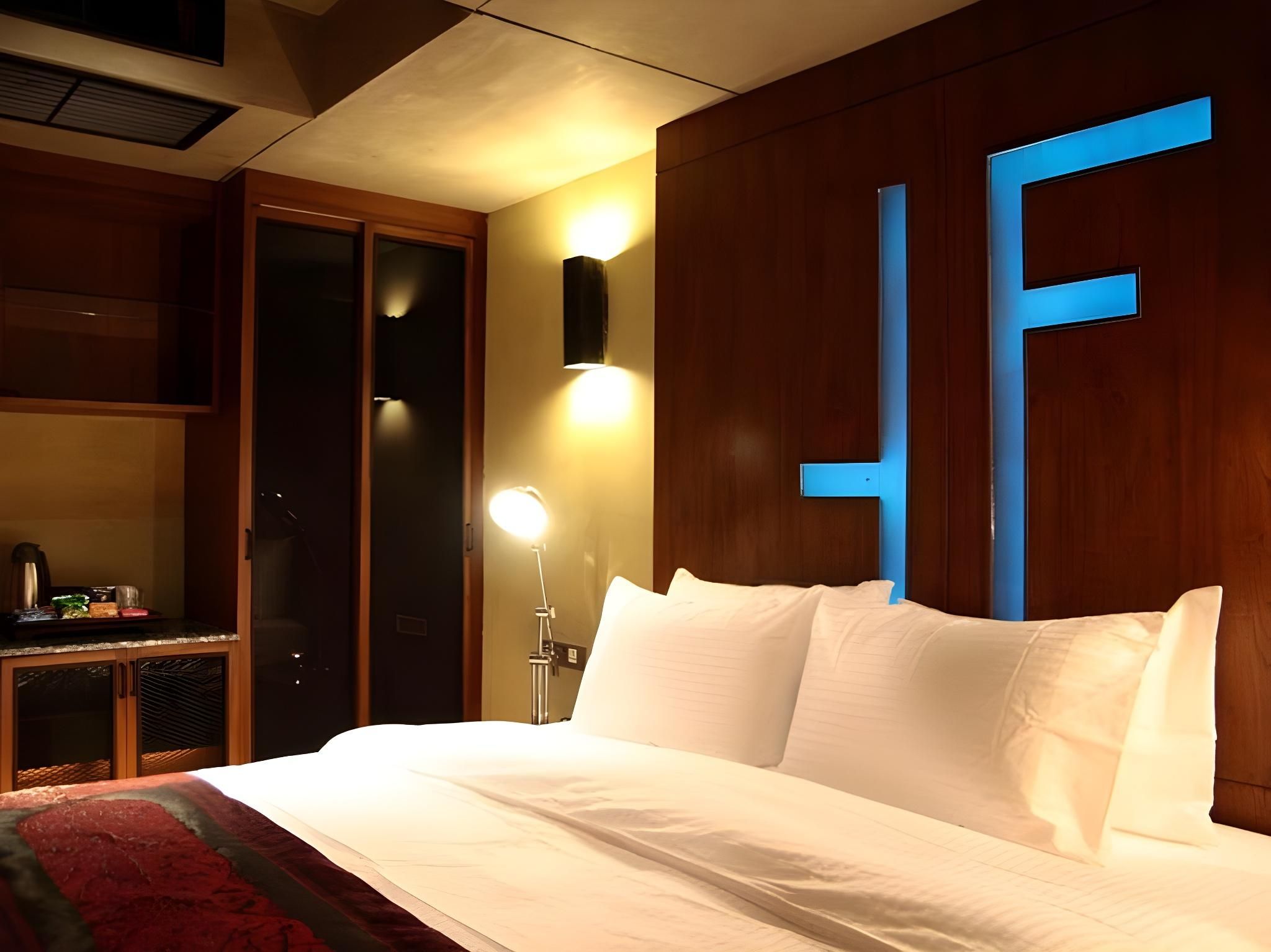 undefined The Fusion Suites 10