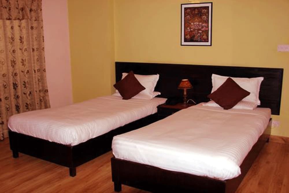 undefined Cascade Hotel 10